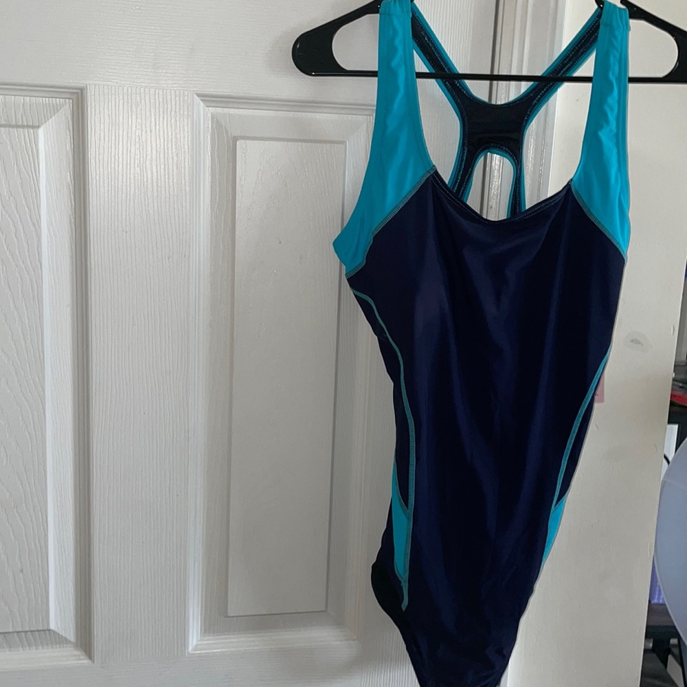 Atttaco SPF 50+ One piece Bathingsuit